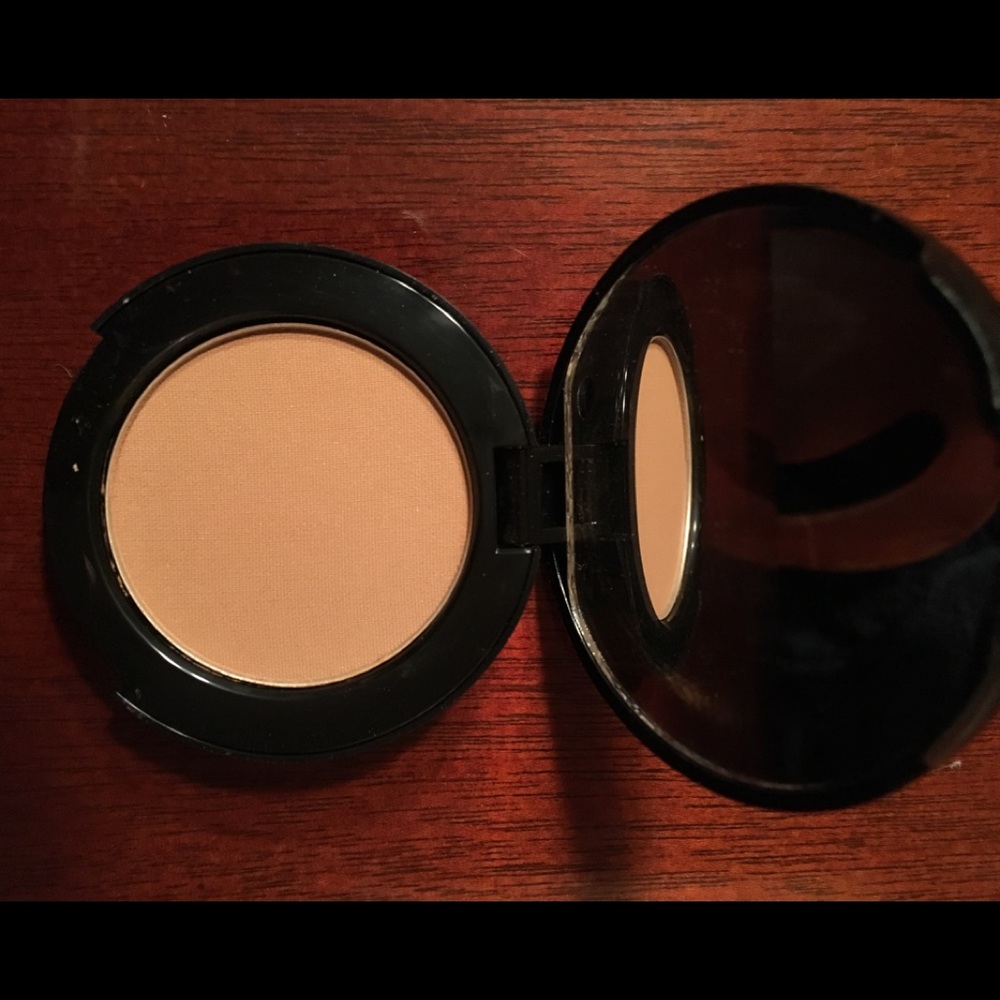 New Two Faced matte bronzing powder